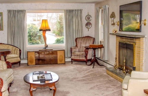 Warwick House | Charming Vintage 3B Home less than 5 miles from PVD airport
