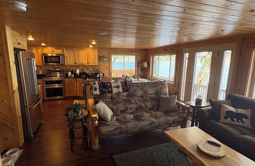 Canaan Cabin | Charming Waterfront 3-bedroom Cabin with WiFi, AC in Tranquil Maine