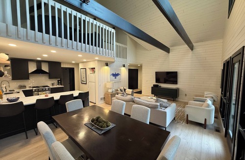 Harbor Springs Ski Chalet | Charming Year-Round Harbor Springs Chalet: Near Nub's Nob, Golf & Lk Michigan