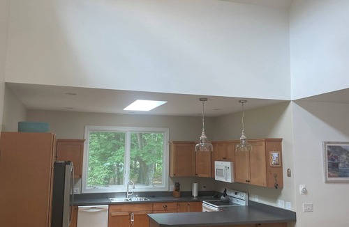 Pentwater House | Charming year-round home in Pentwater with beach access gorgeous updated kitchen