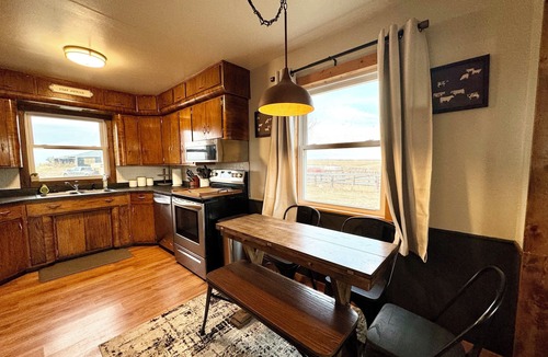 Lemmon House | Chateau El Rancho: 3-bedroom Country House NE of Lemmon, SD