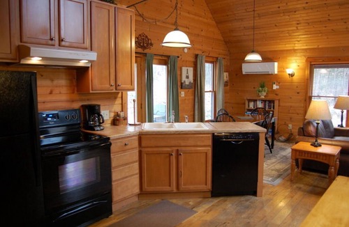 Logan Cottage | Chateau-Harvest Moon Cottages - 00088