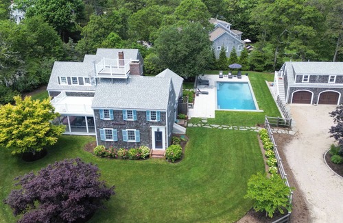 Chatham House | Chatham Estate. Heated Pool, Sleeps 16+, AC, walk to beach! 1.3 mi from town.