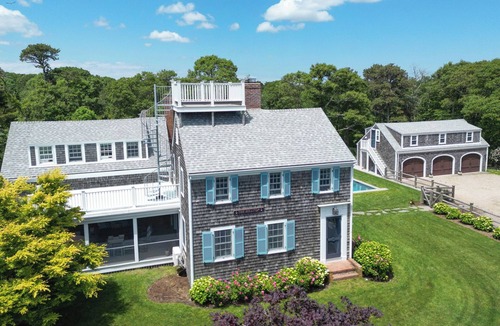 Chatham House | Chatham Estate. Heated Pool, Sleeps 16+, AC, walk to beach! 1.3 mi from town.
