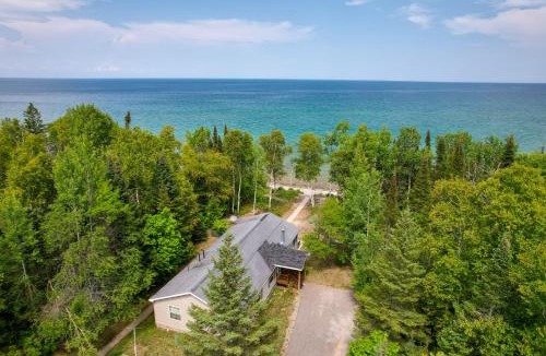 Cheboygan House | Cheboygan Getaway w/Fire Pit & Lake Access!