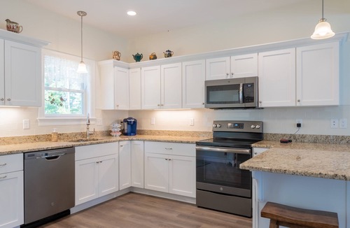 Arundel House | Cheerful 2 Bedroom Vacation Home with Pool!