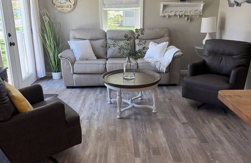 Wolcottville Cottage | Cheerful Cottage Nestled on Beautiful Witmer Lake