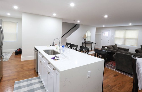 Medford House | Cheerful New Townhouse