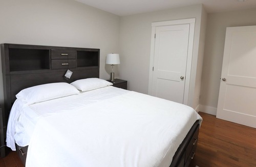 Medford House | Cheerful New Townhouse