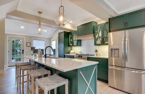 Boyne City House | Cherry Pie Abode | Walkable to Downtown Boyne | Pet Friendly | Hot Tub