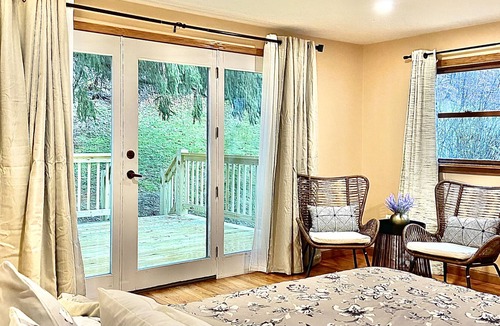 Coudersport House | Cherry spring hillside getaway with panoramic view