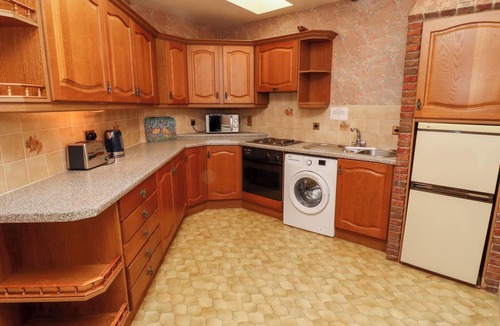 Akeld Cottage | CHERRYBURN COTTAGE, family friendly, with pool in Wooler