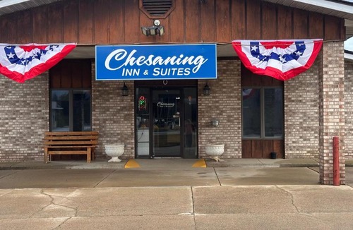 Chesaning Hotel | Chesaning INN & Suites