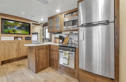 Lancaster House | Chestnut Camper: Unique lodging experience!