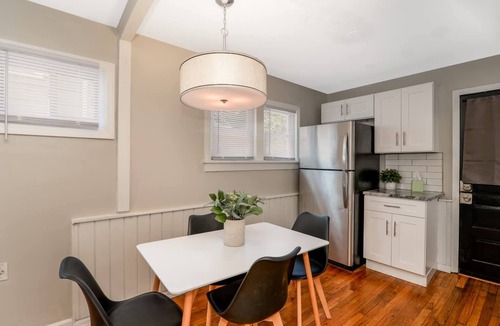 Brook Park House | Chic Brook Park 2BR | Your Gateway to Airport & Downtown