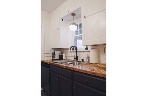 Wichita House | Chic Bungalow Located In The Heart Of Wichita