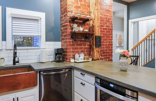 East Walnut HIlls House | Chic Cabin Oasis Bar Game Room Firepit Walkable location