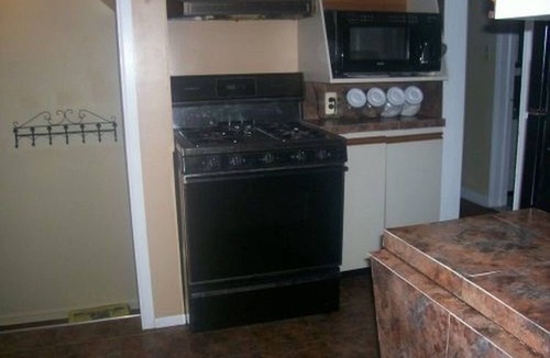 Detroit House | Chic City Charm Meets Comfort – Loaded with Amenities, A Great Family Getaway