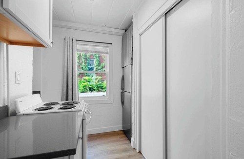 Near East Columbus Apartment | Chic City Retreat 93A