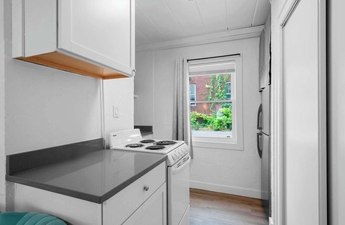 Near East Columbus Apartment | Chic City Retreat 93A