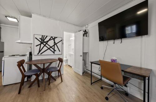 Near East Columbus Apartment | Chic City Retreat 99 For 2