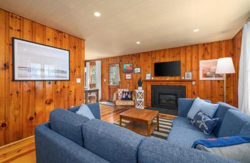Dennis Port House | Chic Coastal Cottage Near Beach
