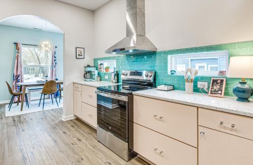 Indianapolis House | Chic ‘SoBro Charmer’ w/Covered Porch!