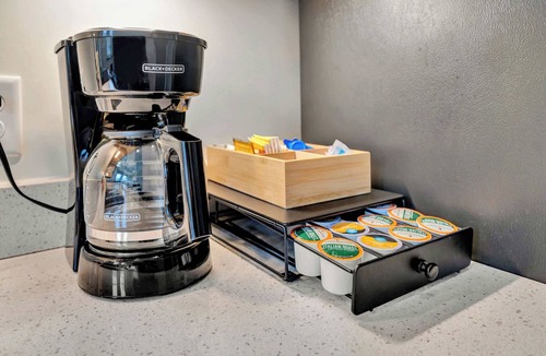 Downtown Louisville Apartment | Chic Studio w/Free Parking | Near Norton Hospital