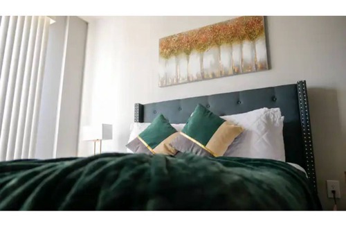 Dearborn Apartment | Chic Suite*Business Travel*By Museum*W/D*Smart TV