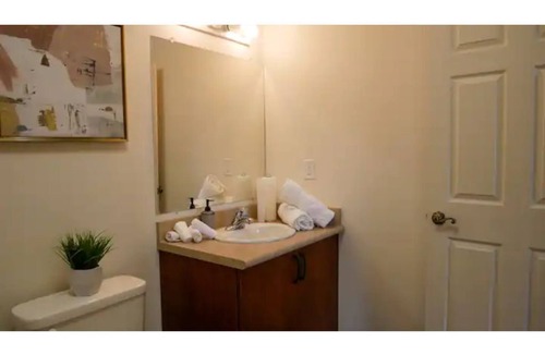 Dearborn Apartment | Chic Suite*Business Travel*By Museum*W/D*Smart TV