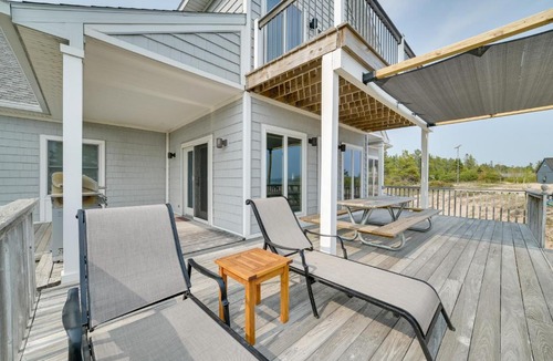 De Tour Village House | Chic Townhome on Lake Huron w/Private Beach!