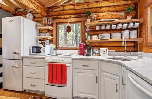 Boothbay Harbor Cabin | Chic, updated log cabin nestled in the pine trees of Sprucewold!