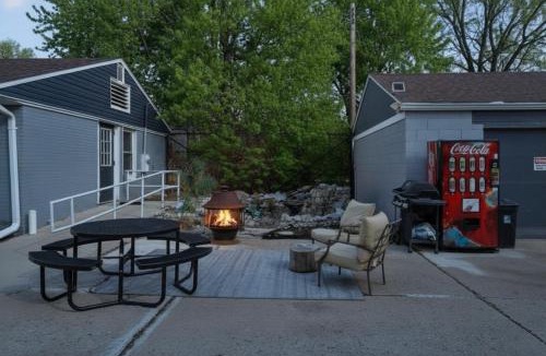 Mapleton/Fall Creek House | Childrens Musuem - Spacious - Free Parking- Family Friendly