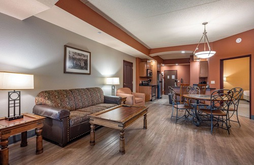 Wisconsin Dells Condo | Chula Vista Resort HUGE 3-Bedroom Condo INCLUDES FREE Waterpark Passes for All!