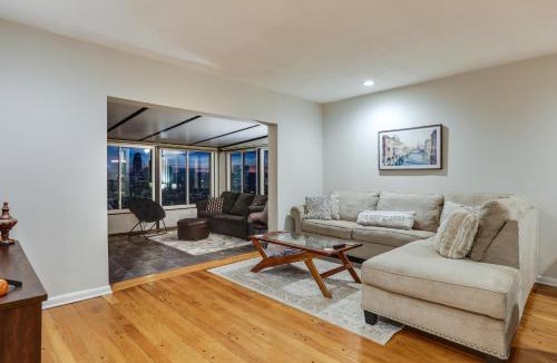 Mount Auburn House | Cincinnati Home, Patio w/Downtown Views!