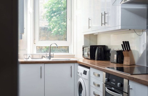 Tollcross Apartment | City Centre ,5*Ground Floor, near grass market
