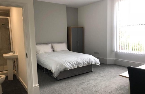 Sunderland City Centre Apartment | City centre park lane ensuite room