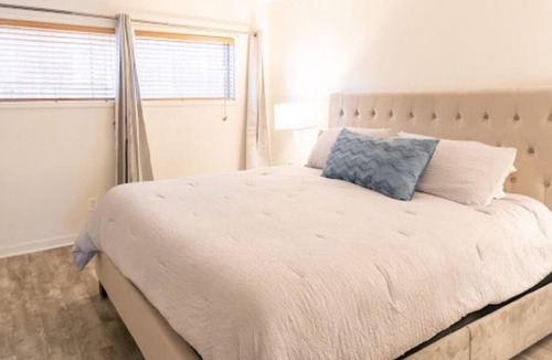 Highlands Condo | City Crash Pad