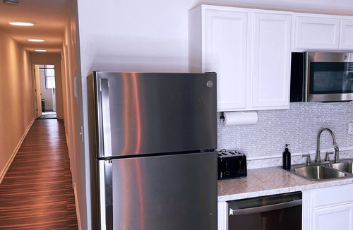 Pendleton Apartment | City Luxury @ Smart Pricing + Parking + Family-Friendly