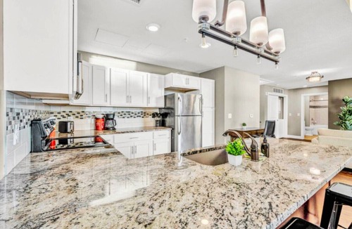 Gateway District Apartment | City Views | Lux Condo | Gym & Parking