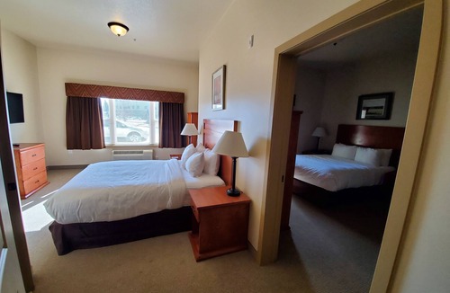 Williston Hotel | Clarion Hotel & Suites Williston