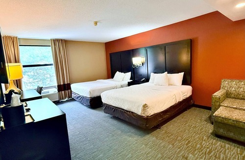 Evansville Hotel | Clarion Inn & Suites Evansville Eastland Area