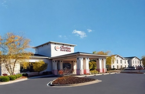 Pike Hotel | Clarion Inn & Suites Northwest