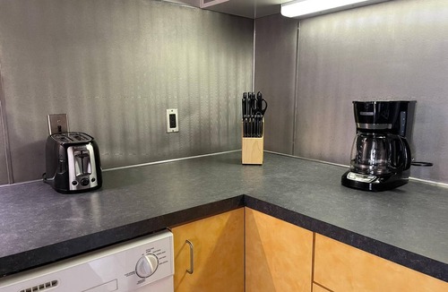 Smoketown Jackson Apartment | ★Classic 1BD/1BA + Gym - Downtown Louisville★