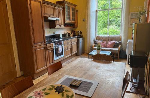 Morningside Apartment | Classic Edinburgh Flat in the heart of Morningside