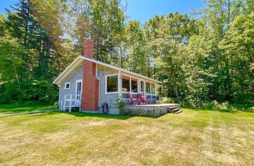 Saint George House | Classic home overlooking the St George River with deck & great views