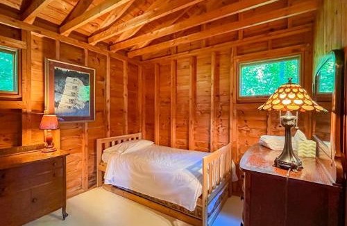 Saint George House | Classic home overlooking the St George River with deck & great views
