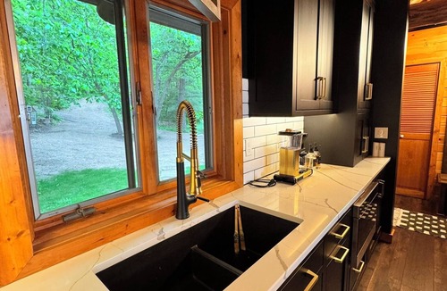 Nisswa Cabin | Classic Main Cabin and lakeside hot tub in Nisswa