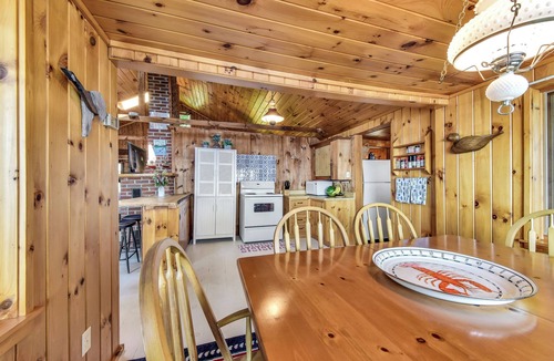 Rome House | Classic Maine 3-bedroom steps from Great Pond, newly decorated, work or play!