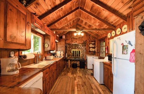 Thompson's Point Cottage | Classic Maine Lake Cottage on Sebago – Pet-Friendly & Beach Access